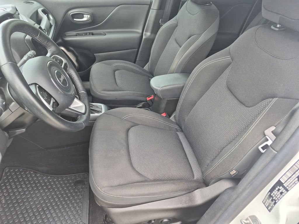 Used 2023 Jeep Renegade Latitude w/ Premium Group AWD/4WD image 16