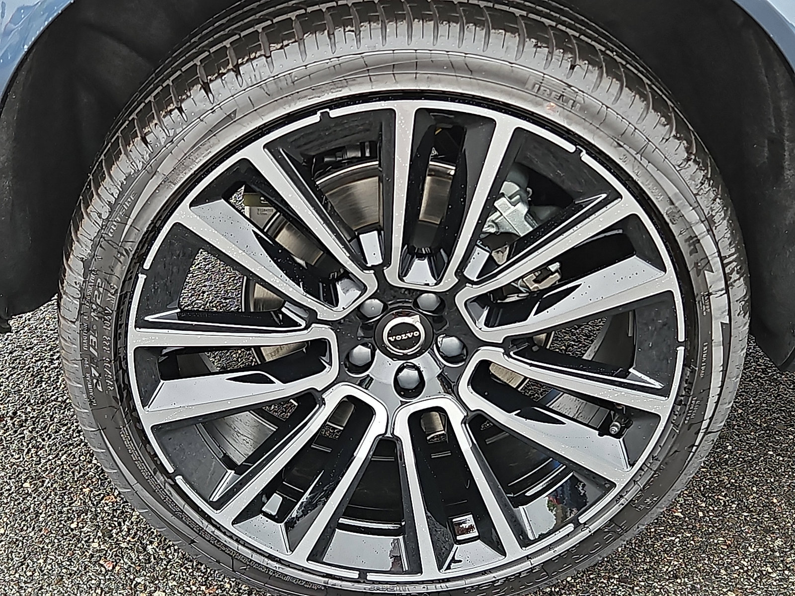 New 2026 Volvo XC90 B6 Plus w/ Protection Package Premier image 7