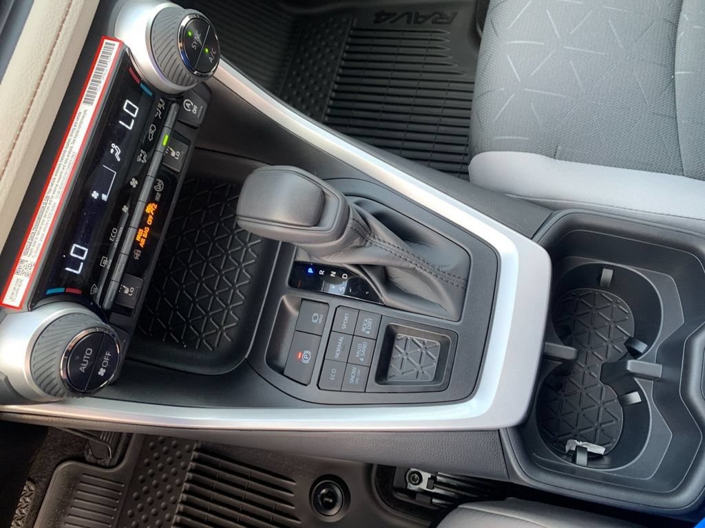 New 2025 Toyota RAV4 XLE w/ Convenience Package AWD/4WD image 22