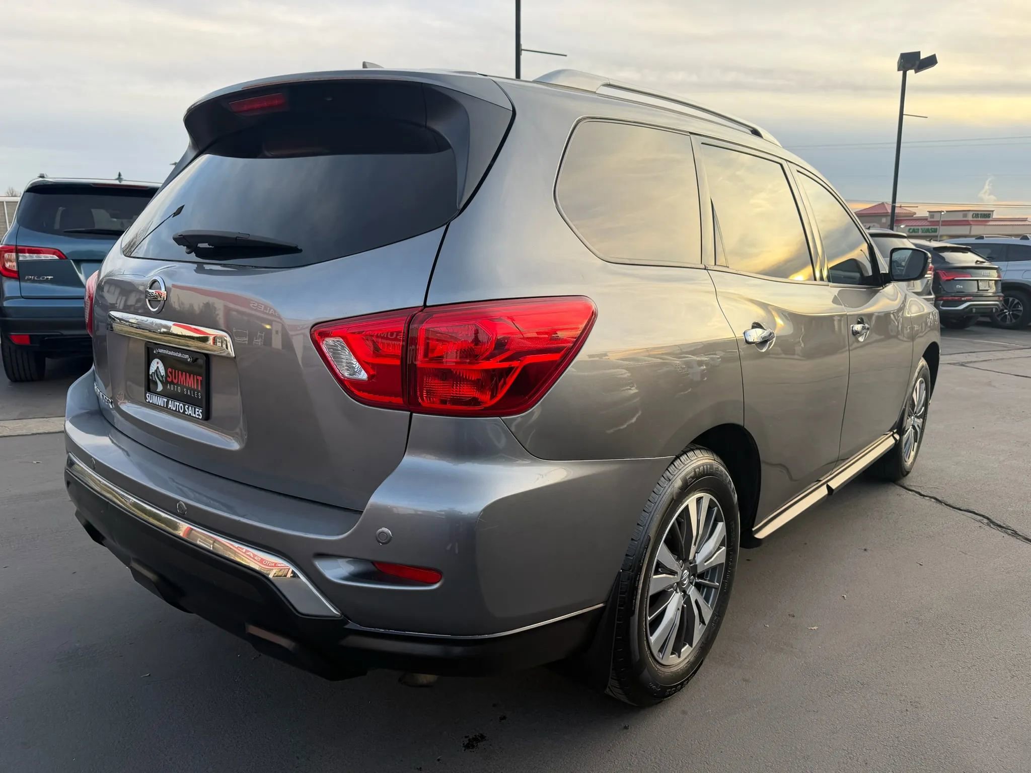 Used 2020 Nissan Pathfinder S image 5