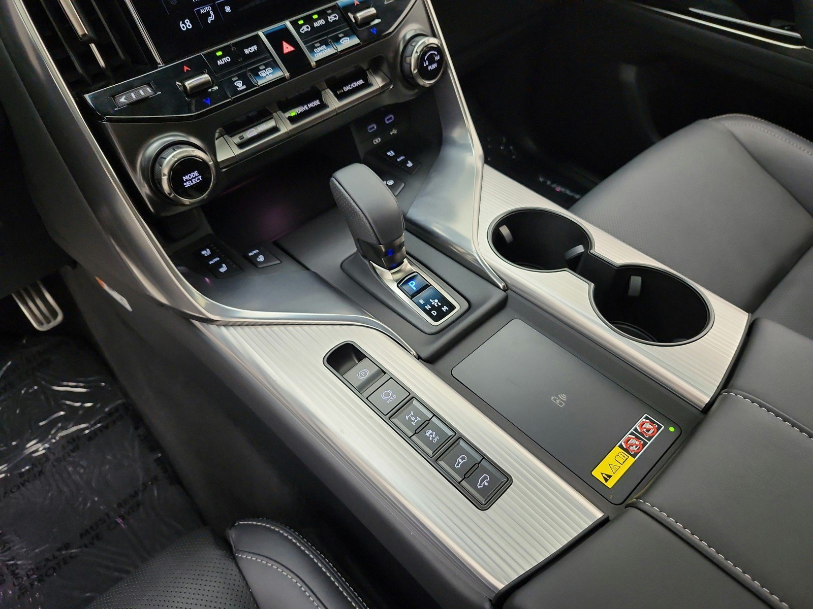 Used 2025 Lexus LX 700h F Sport AWD/4WD image 11