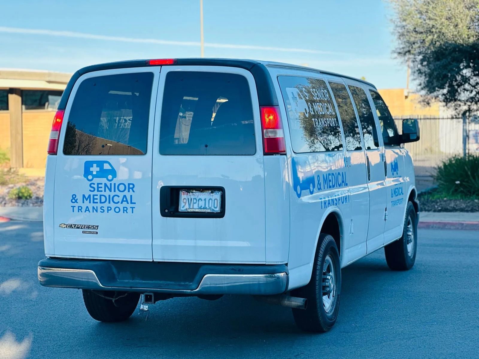 Used 2014 Chevrolet Express 2500 LT w/ LT Preferred Equipment Group RWD image 5