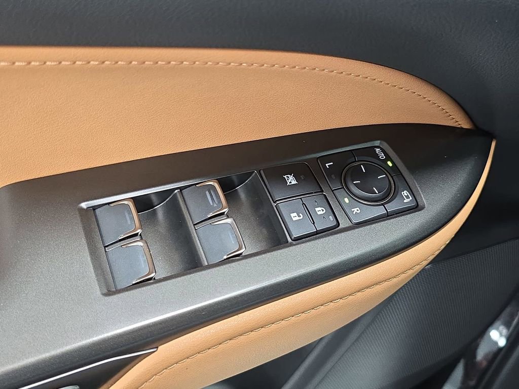 Used 2023 Lexus NX 250 FWD w/ Towing Package (2000 Lbs) image 23