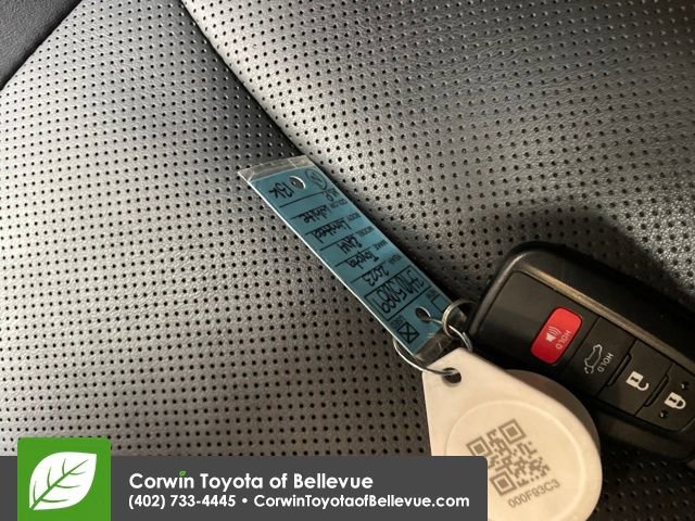 Used 2023 Toyota RAV4 Limited image 29