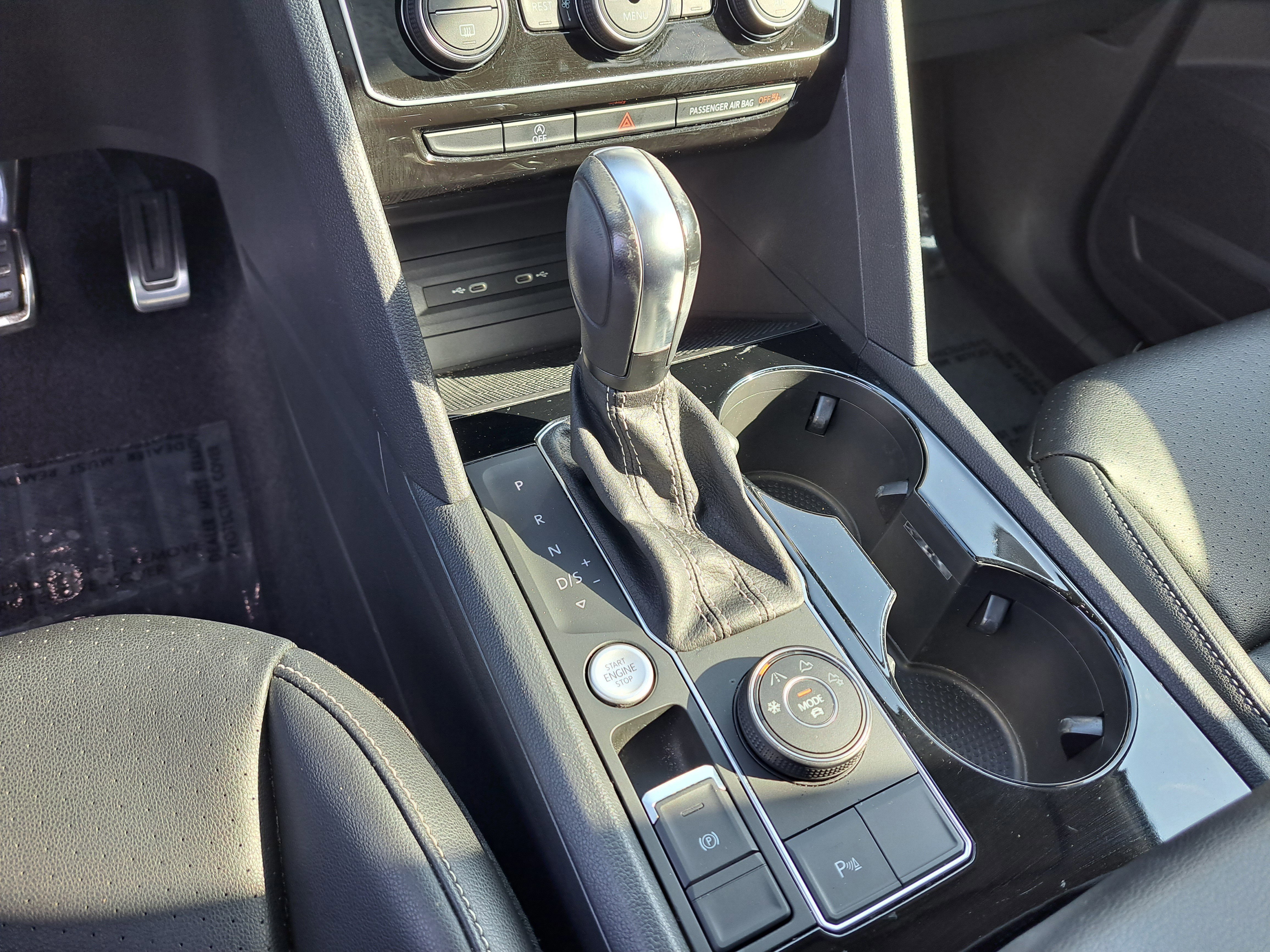 Used 2022 Volkswagen Atlas SEL R-Line image 17