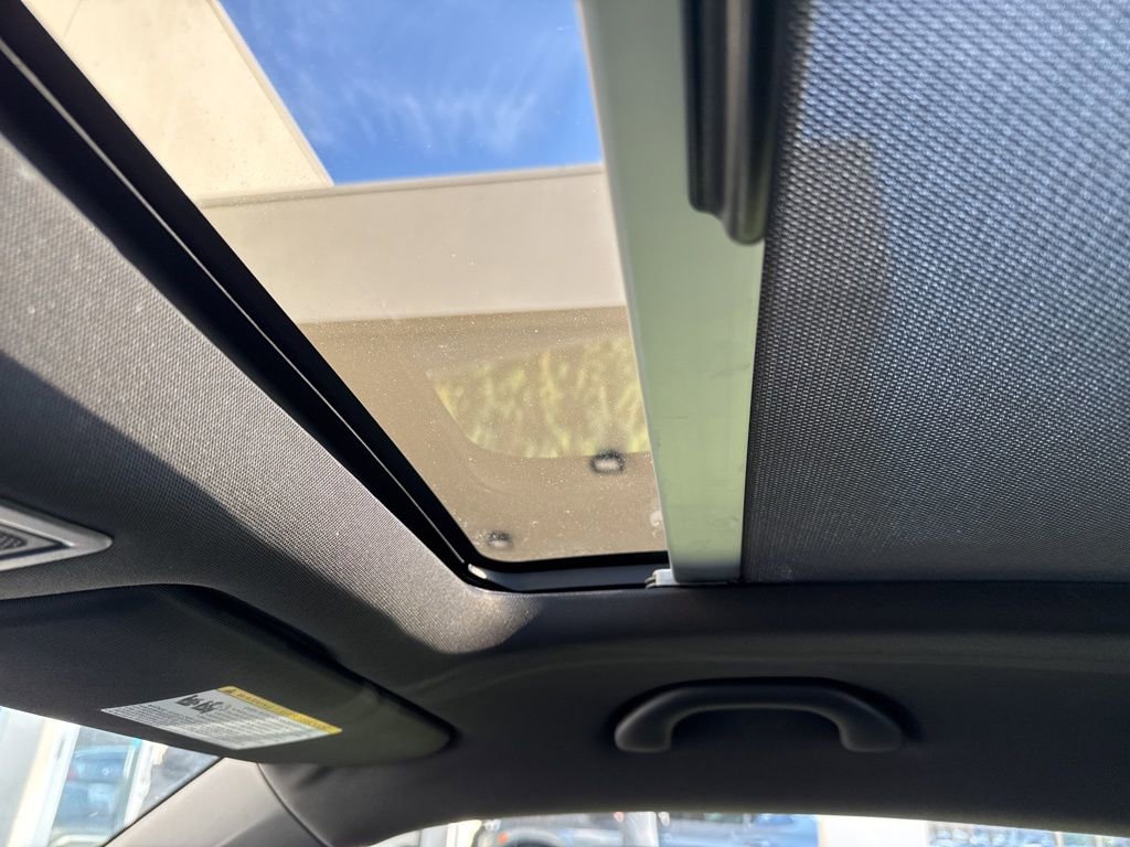 Used 2014 Volkswagen Beetle R-Line image 14