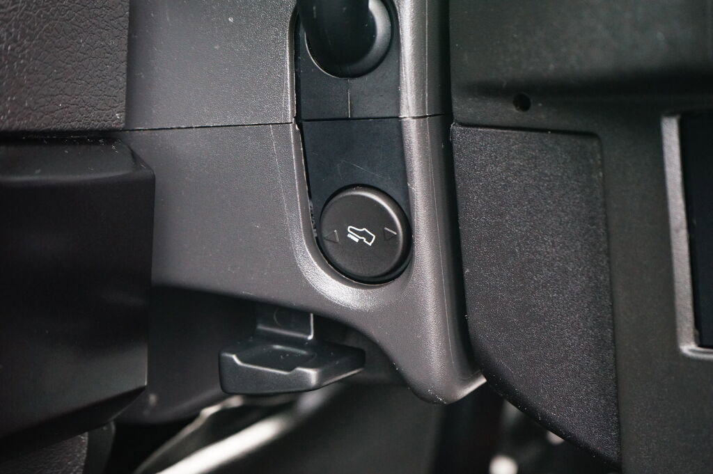 Used 2014 Ford F150 FX4 w/ Equipment Group 402A Luxury image 18