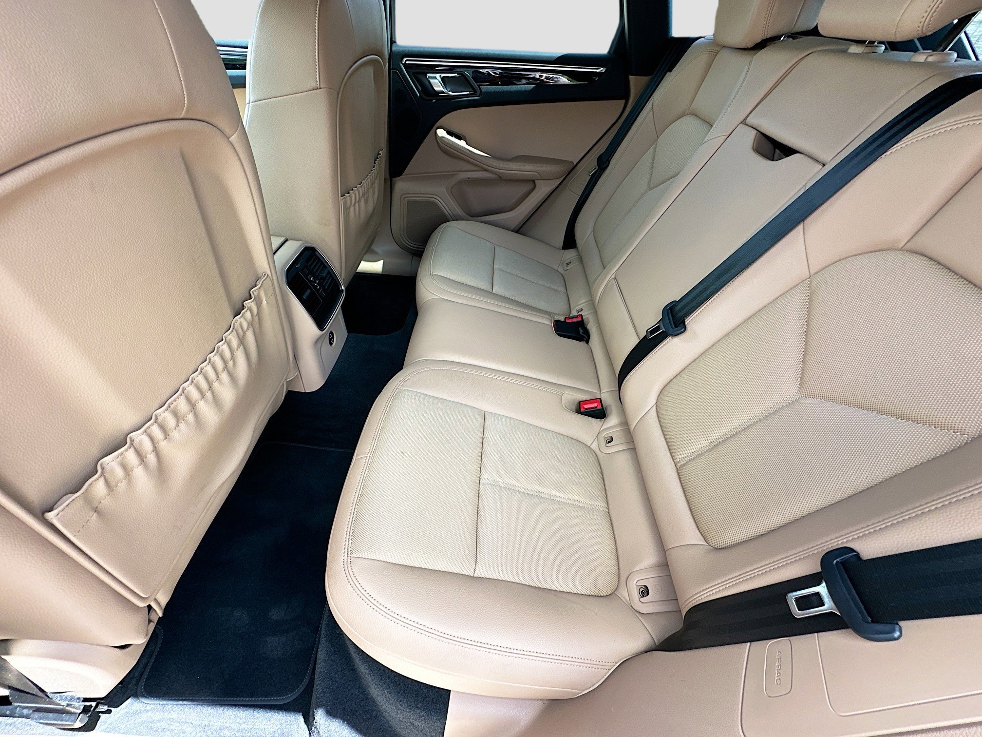 Used 2024 Porsche Macan S image 24