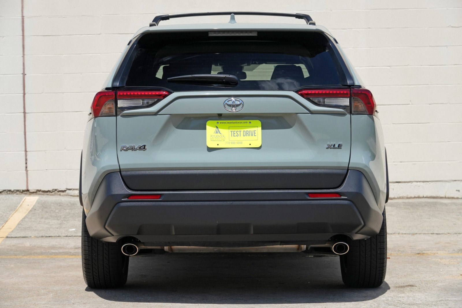 Used 2023 Toyota RAV4 XLE Premium FWD image 10