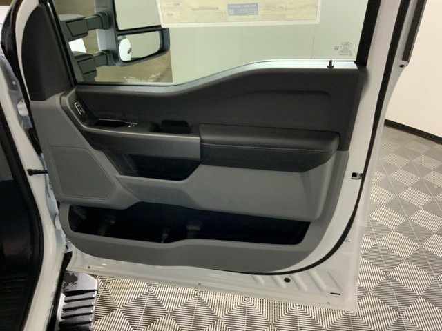 New 2025 Ford F350 XLT w/ 360-Degree Camera Package image 32