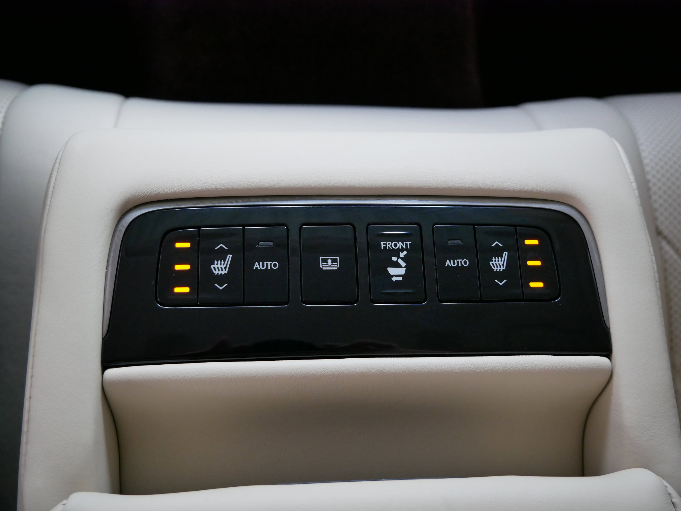 Used 2019 Lexus LS 500 AWD image 26