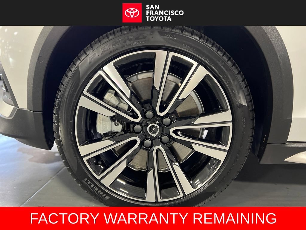 Used 2026 Volvo V60 B5 Cross Country Ultra w/ Climate Package AWD/4WD image 9