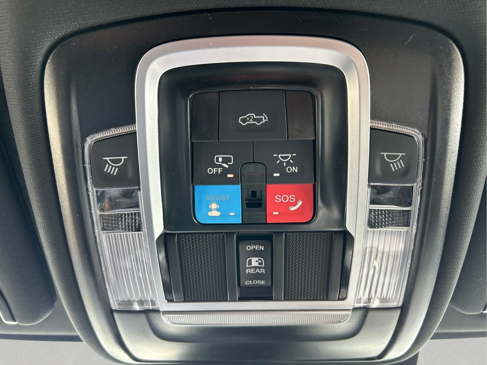 New 2026 RAM 2500 Laramie AWD/4WD image 33