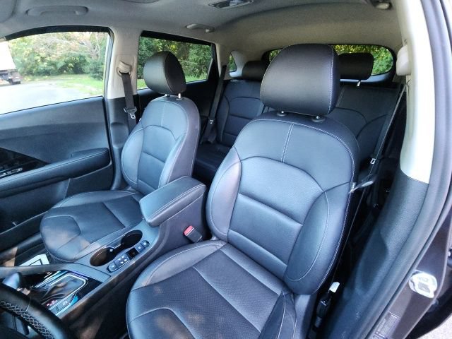 Used 2020 Kia Niro EX Premium FWD image 31