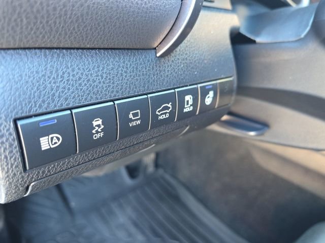 Used 2022 Toyota Camry XLE w/ Navigation Upgrade Package image 21