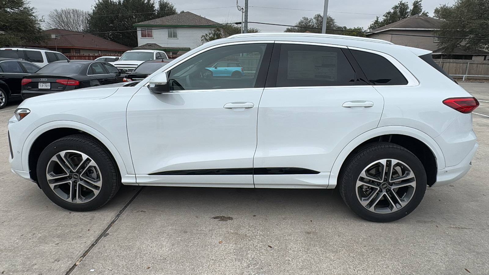 Used 2025 Audi Q5 Premium w/ Convenience Package AWD/4WD image 4