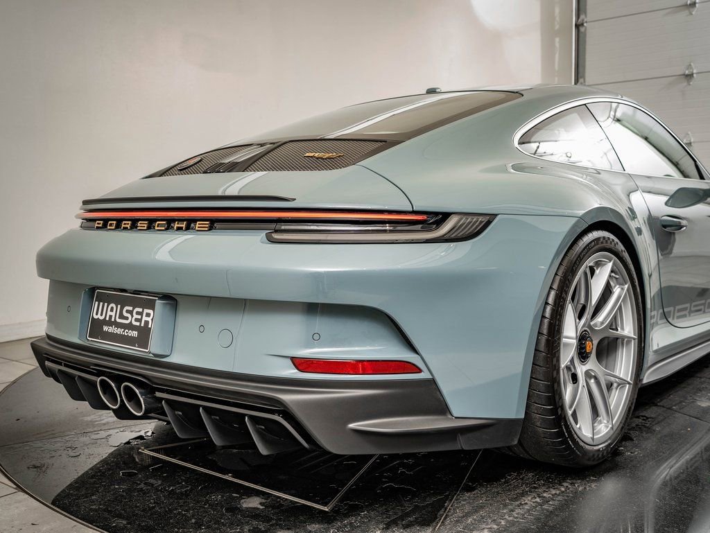 Certified 2024 Porsche 911 GT3 RS RWD image 33