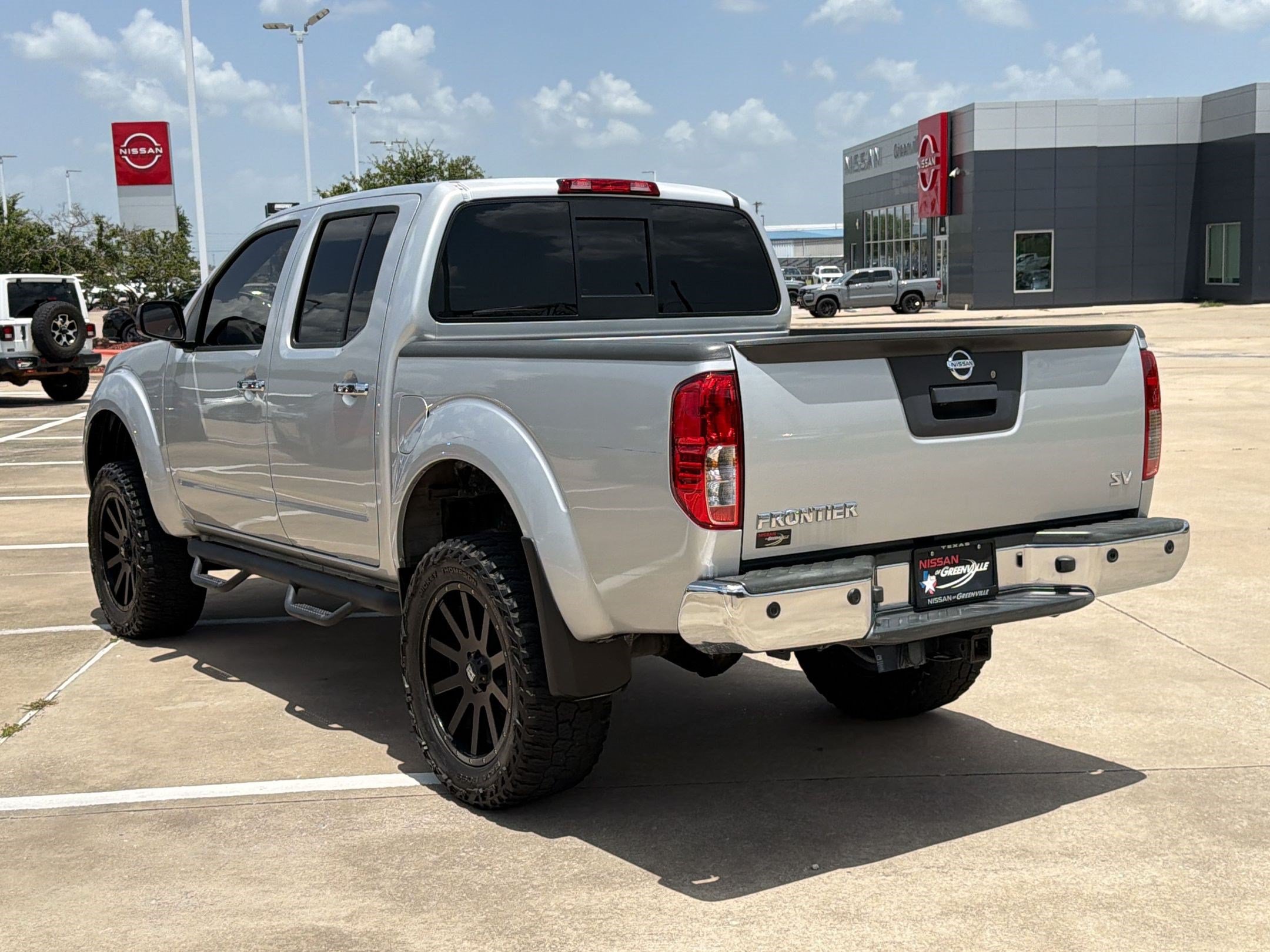 Used 2020 Nissan Frontier SV RWD image 3