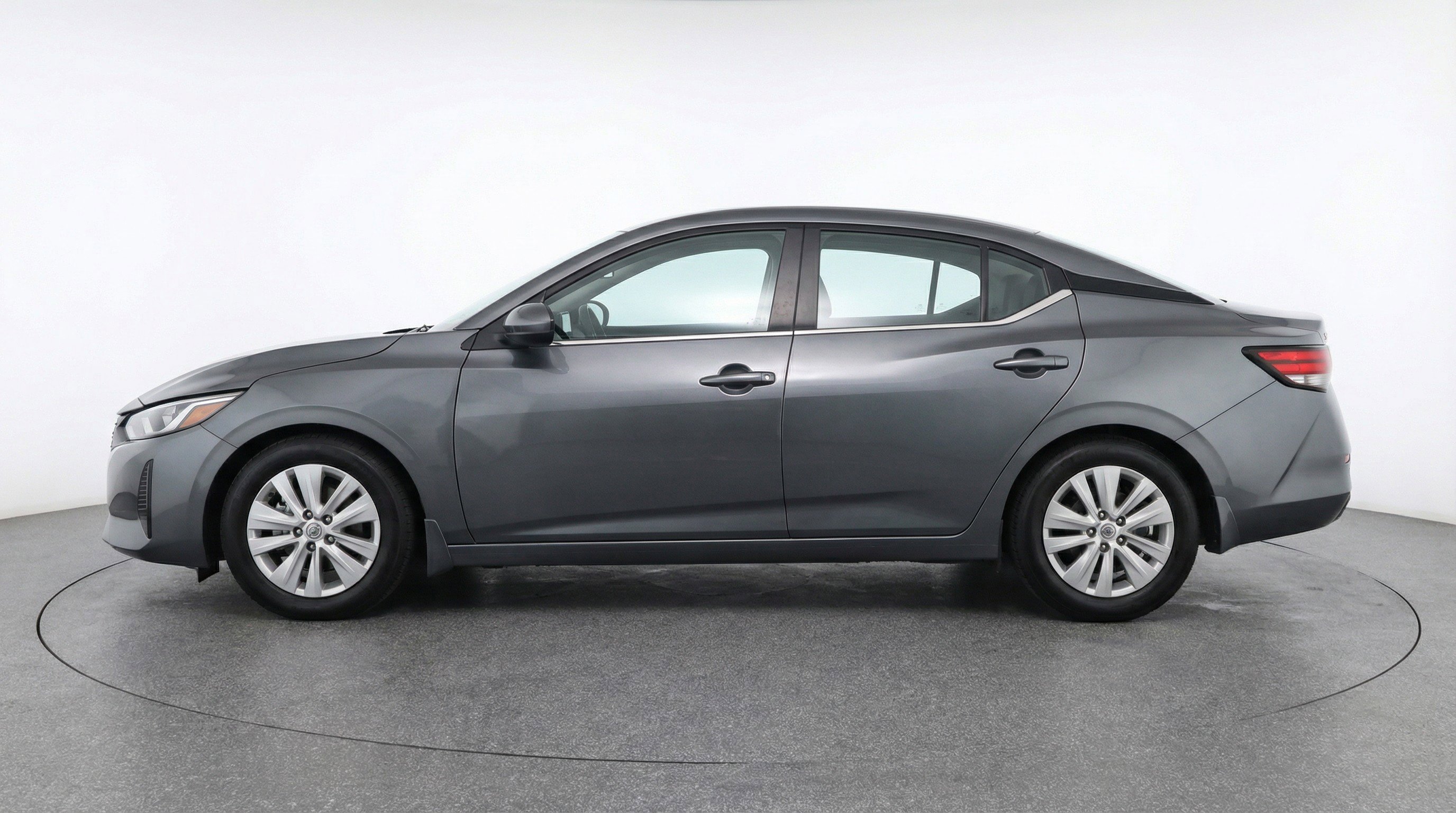 Used 2025 Nissan Sentra S image 5