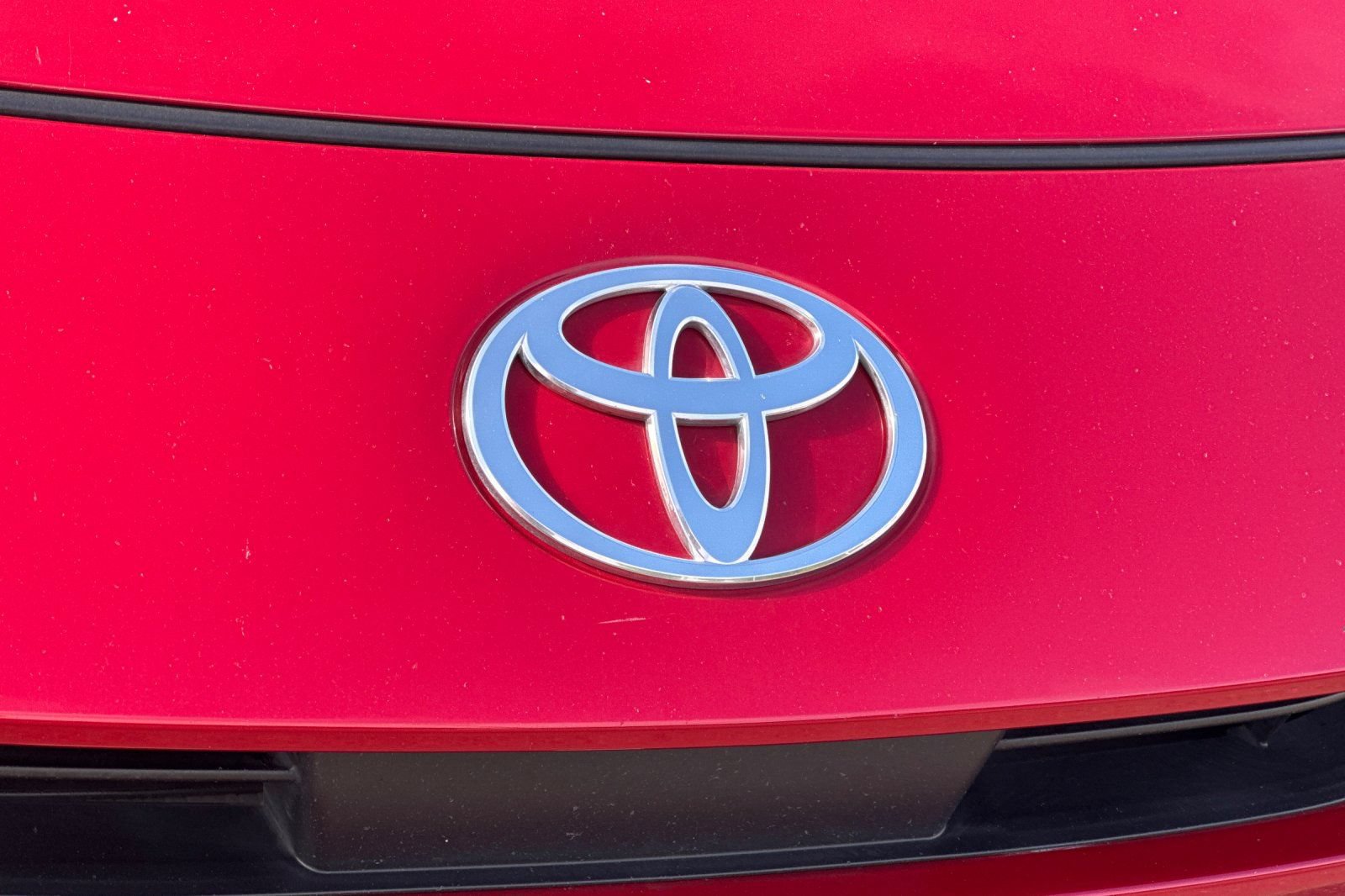 Certified 2025 Toyota Prius LE FWD image 48