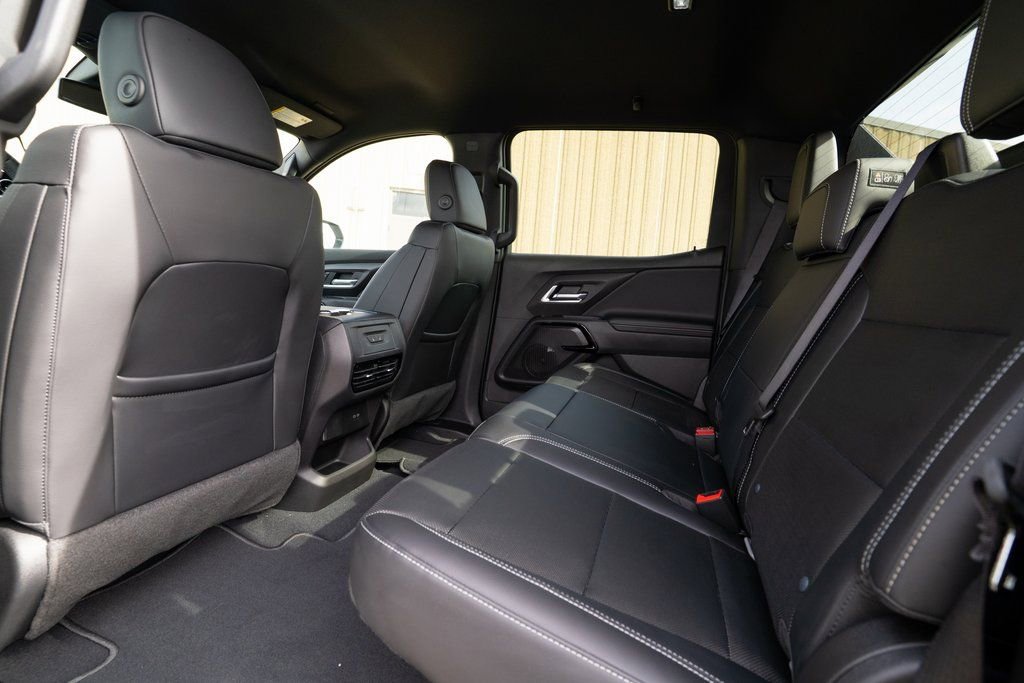 New 2025 Chevrolet Silverado EV LT image 32