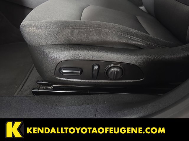 Used 2021 Chevrolet Malibu LT FWD image 24