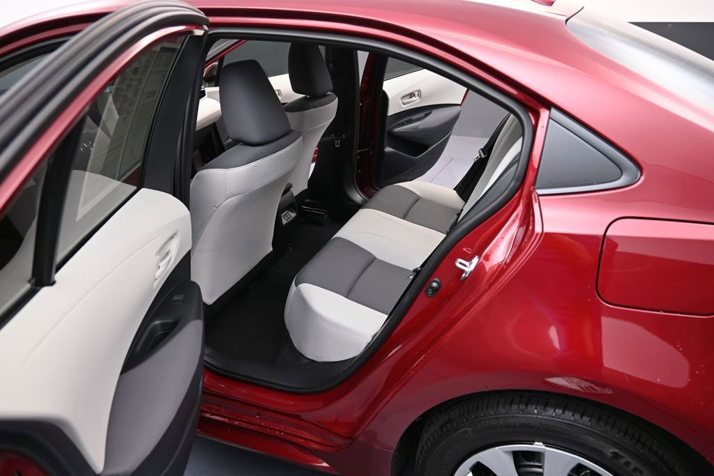 Used 2026 Toyota Corolla LE FWD image 10