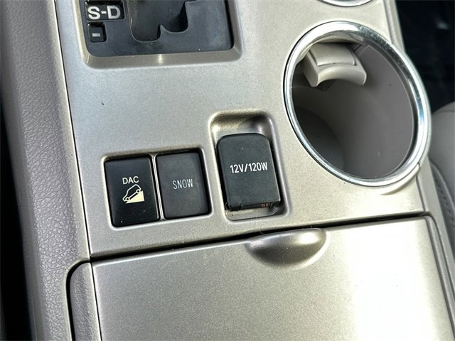 Used 2011 Toyota Highlander SE image 30
