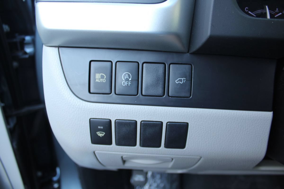 Used 2018 Toyota Highlander XLE w/ Carpet Mat Package (TMS) FWD image 29
