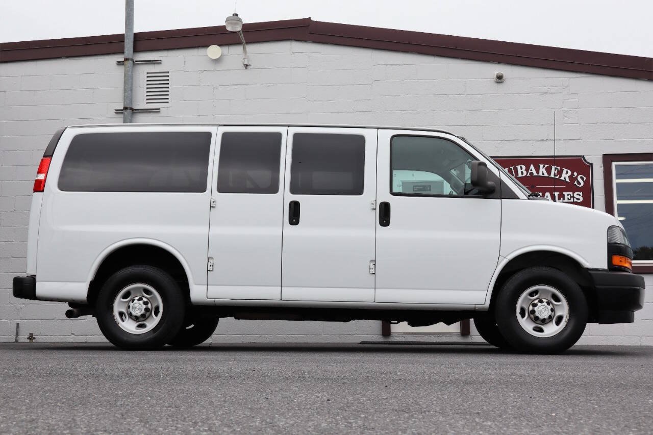 Used 2019 Chevrolet Express 2500 LS w/ Driver Convenience Package RWD image 9