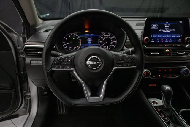 Used 2024 Nissan Altima 2.5 SV image 24