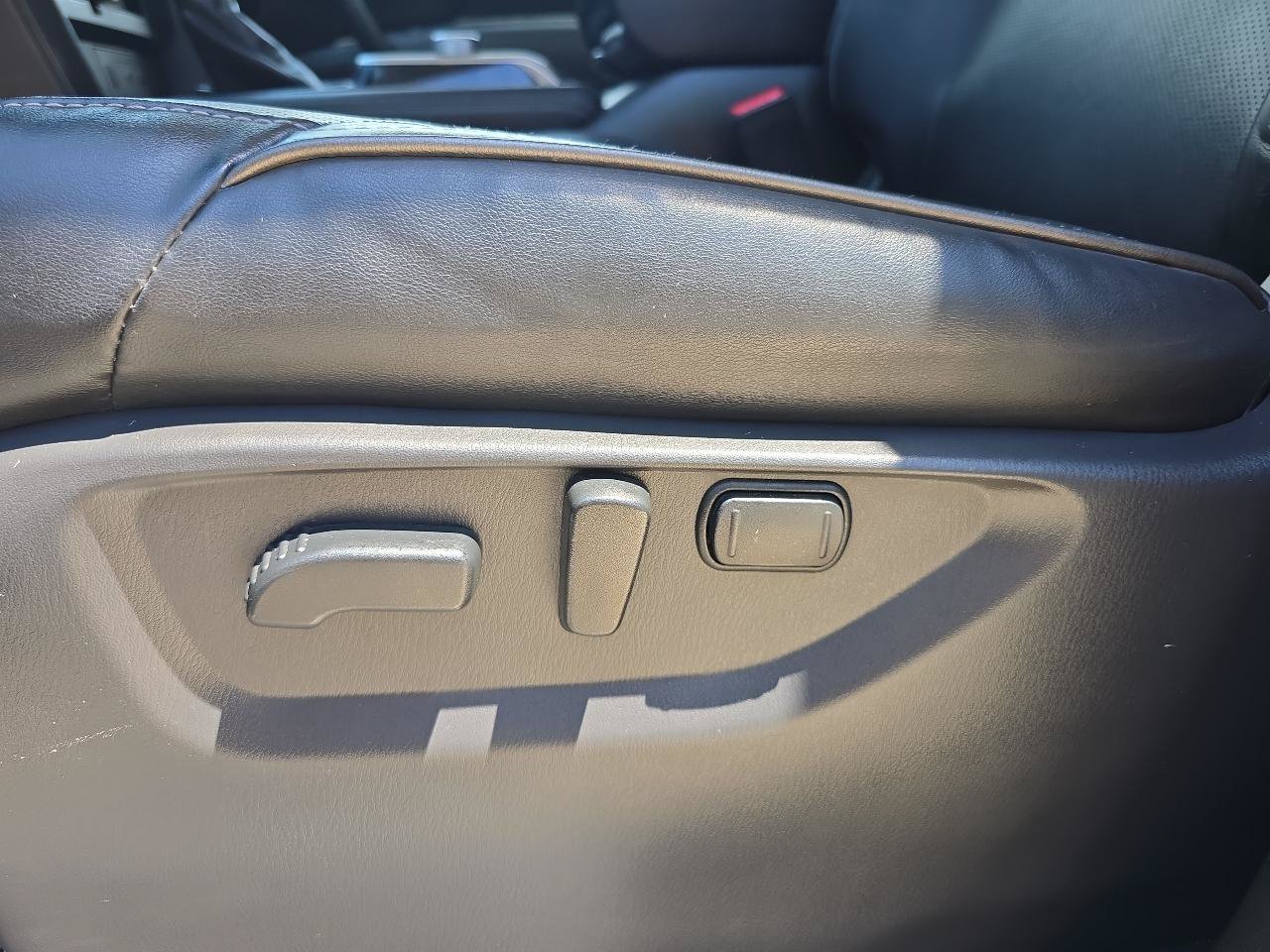 Used 2024 INFINITI QX80 Luxe AWD/4WD image 18