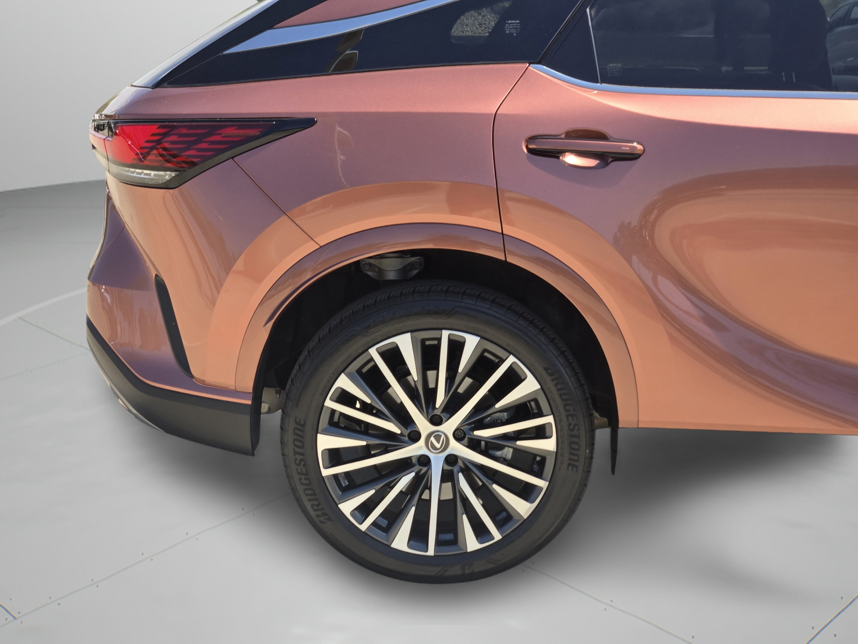 Used 2025 Lexus RX 350 Premium Plus w/ Accessory Package (Z1) FWD image 32