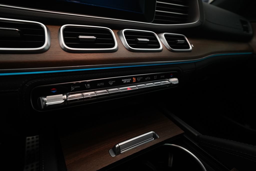 Used 2022 Mercedes-Benz GLS 450 4MATIC image 22