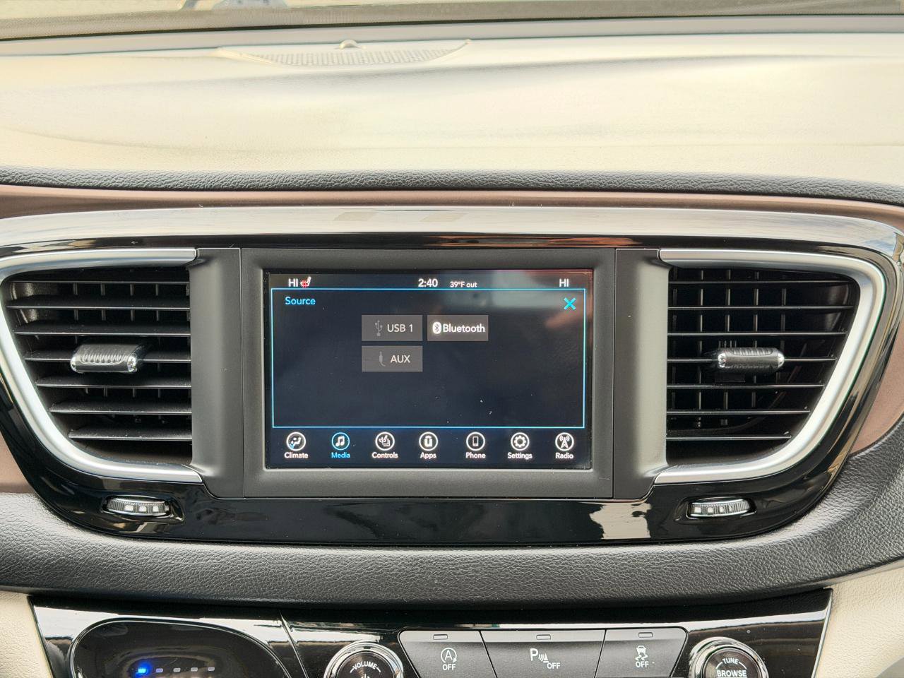 Used 2018 Chrysler Pacifica Touring-L FWD image 54