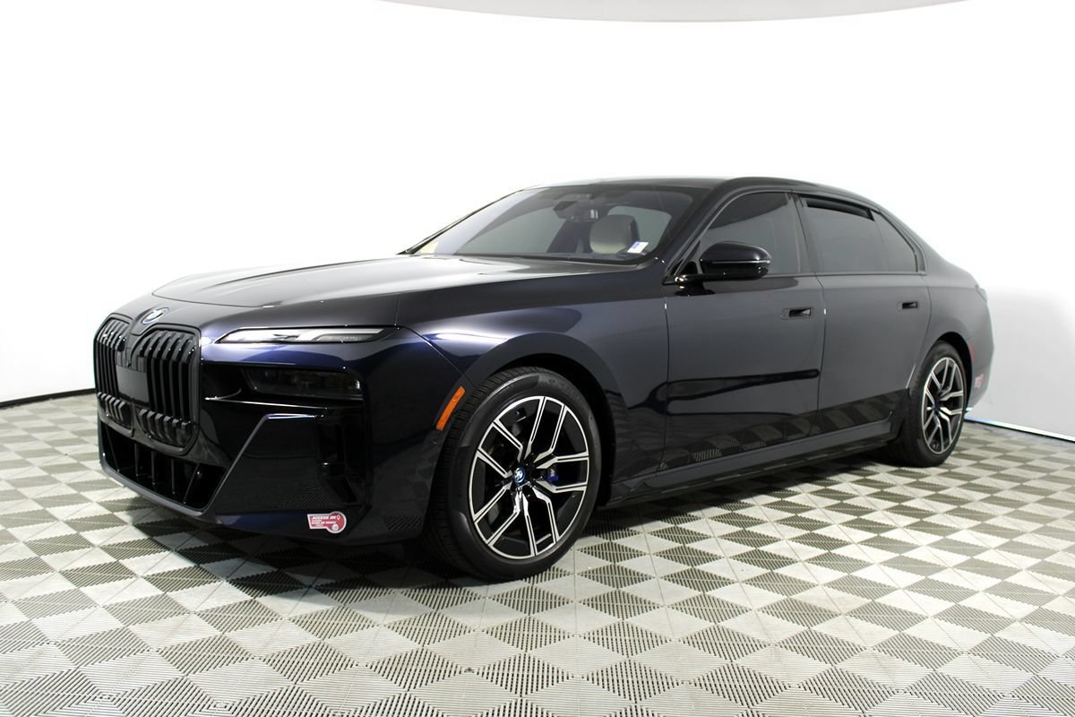Used 2023 BMW i7 xDrive60 AWD/4WD image 4