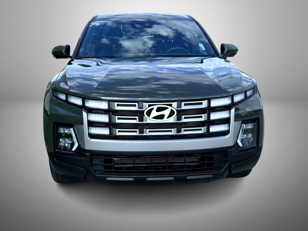Used 2025 Hyundai Santa Cruz SE AWD/4WD image 2