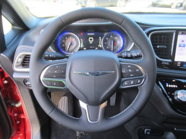 New 2026 Chrysler Pacifica Select FWD image 17