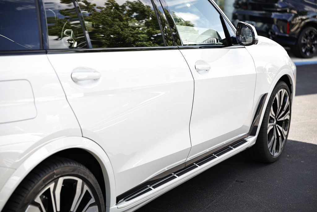 New 2026 BMW X7 xDrive40i image 5
