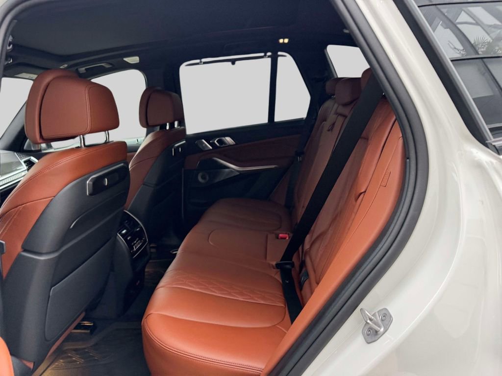 Used 2026 BMW X5 M60i image 11