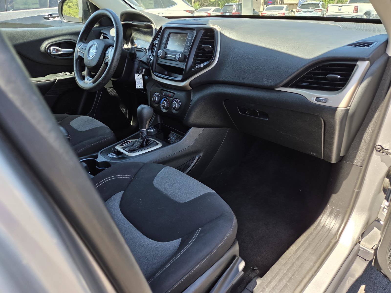 Used 2016 Jeep Cherokee Sport AWD/4WD image 21