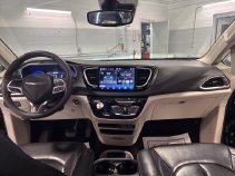 Used 2023 Chrysler Pacifica Touring-L FWD image 38