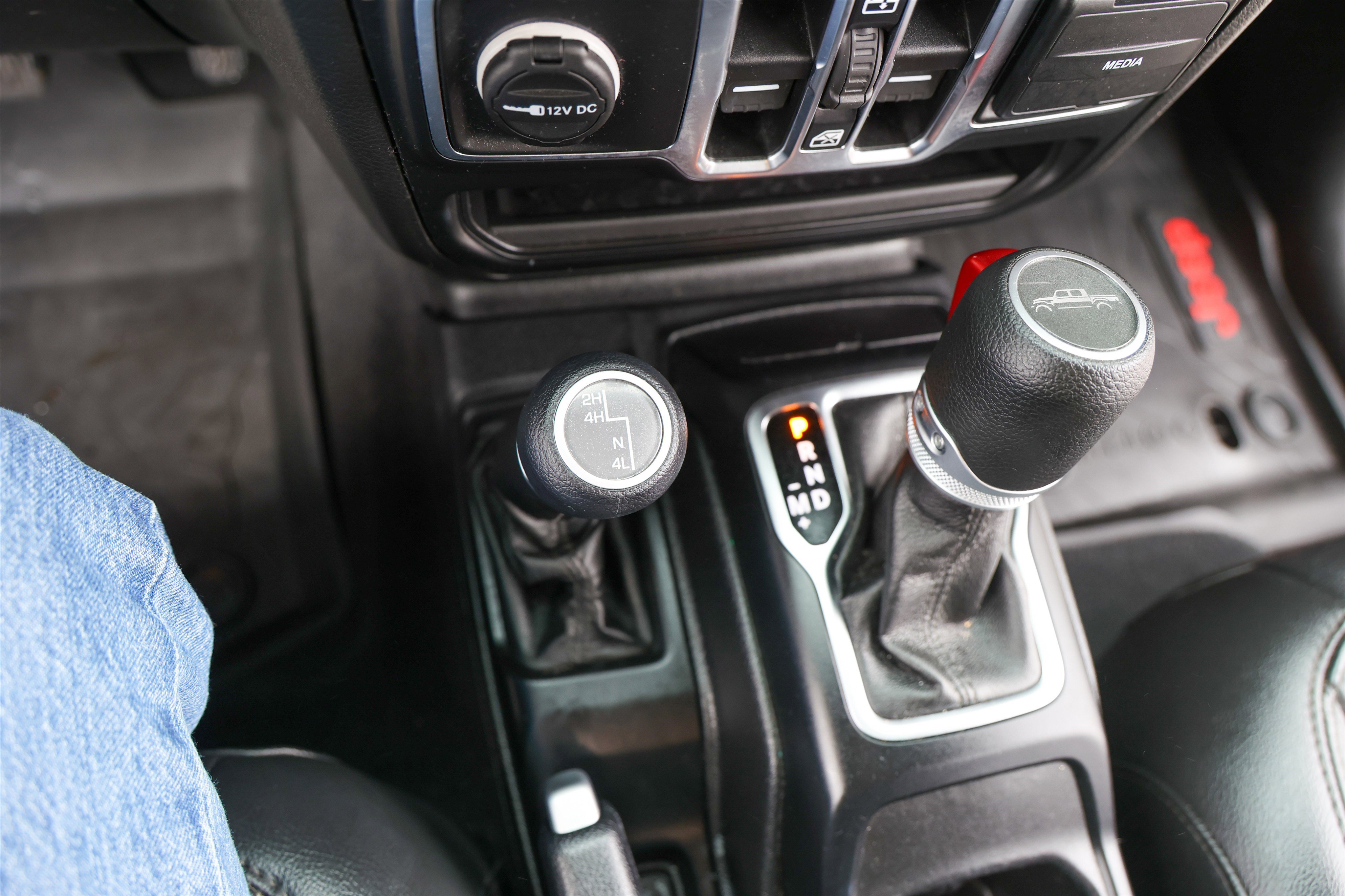 Used 2021 Jeep Gladiator Sport image 28