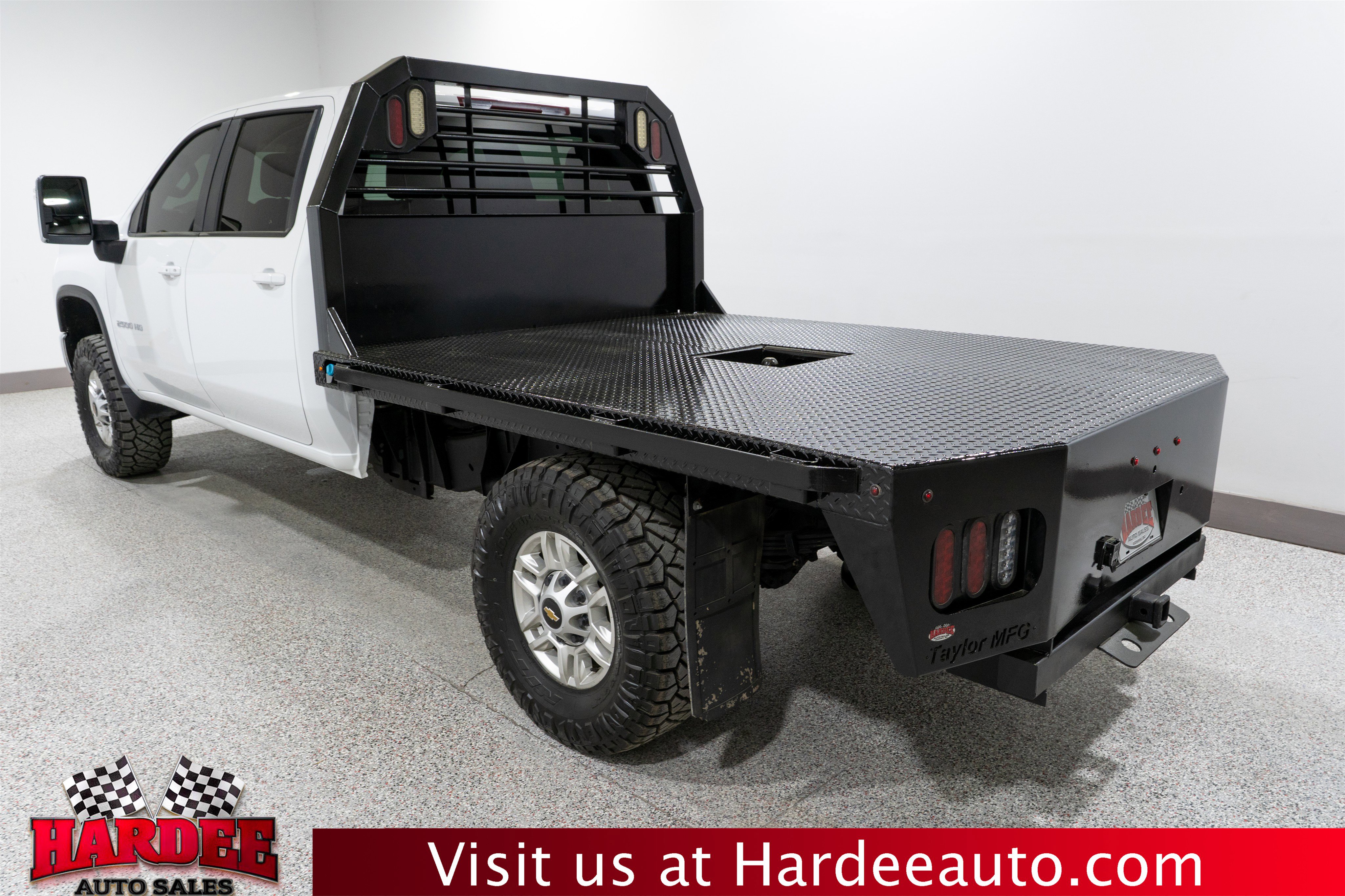 Used 2024 Chevrolet Silverado 2500 LT w/ Convenience Package image 3