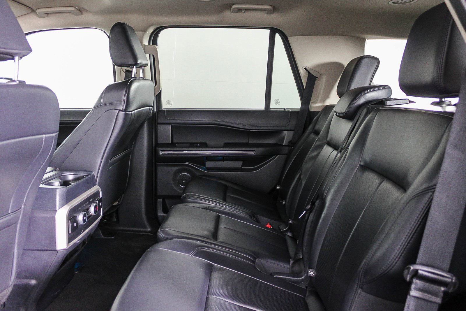 Used 2024 Ford Expedition XLT image 20