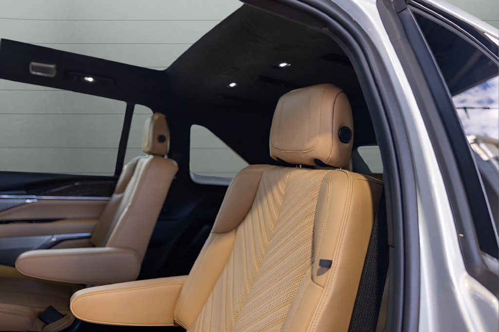 Used 2025 Cadillac Escalade IQ Sport 2 AWD/4WD image 53