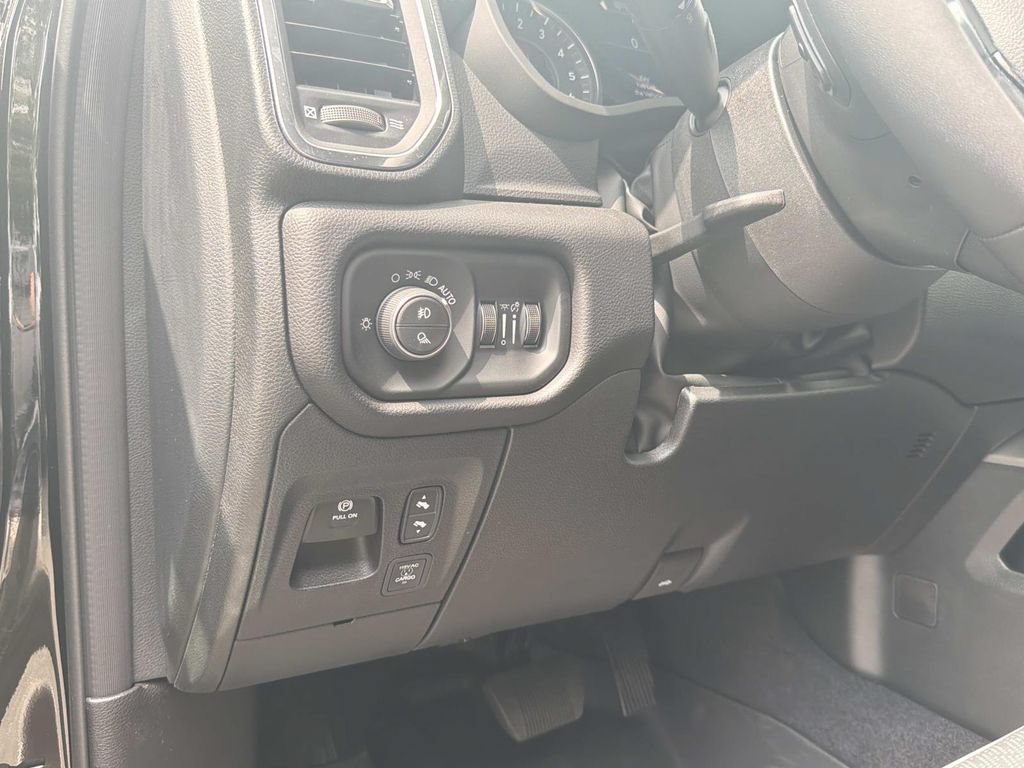 New 2026 RAM 1500 Laramie w/ Night Edition AWD/4WD image 17