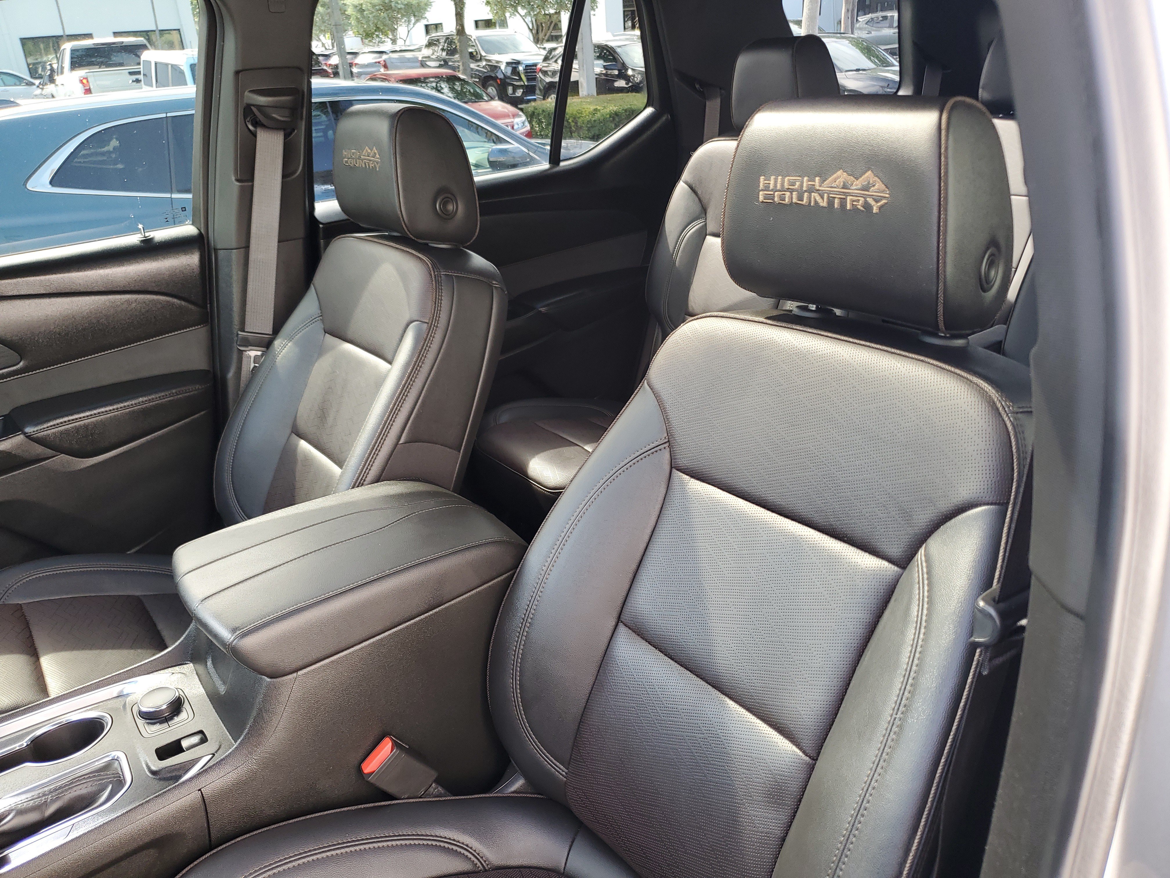 Used 2023 Chevrolet Traverse High Country FWD image 22