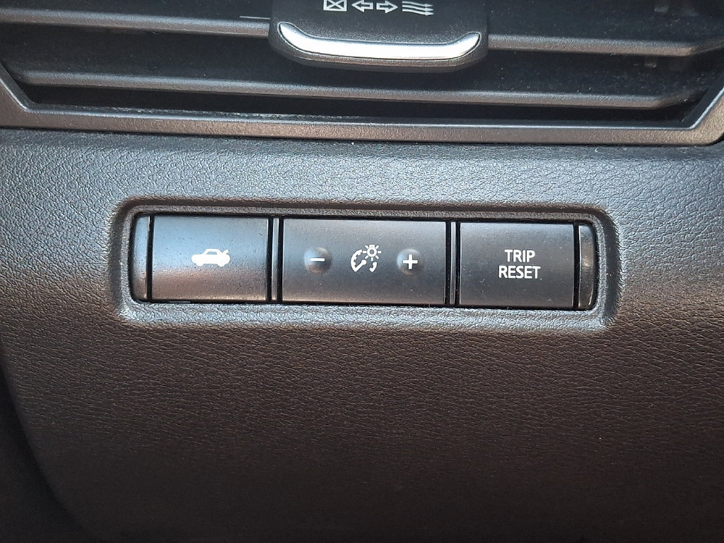 Used 2025 Nissan Altima 2.5 SV AWD/4WD image 22