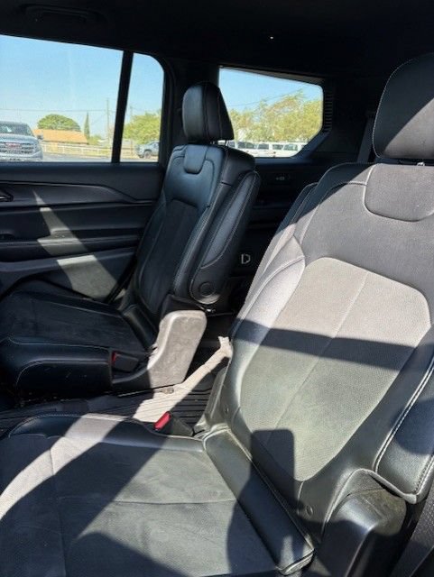 Used 2024 Jeep Grand Cherokee L Altitude AWD/4WD image 13